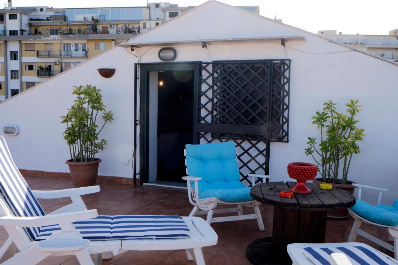 Attico Con Terrazza Sul Porto Apartment Palermo Exterior photo
